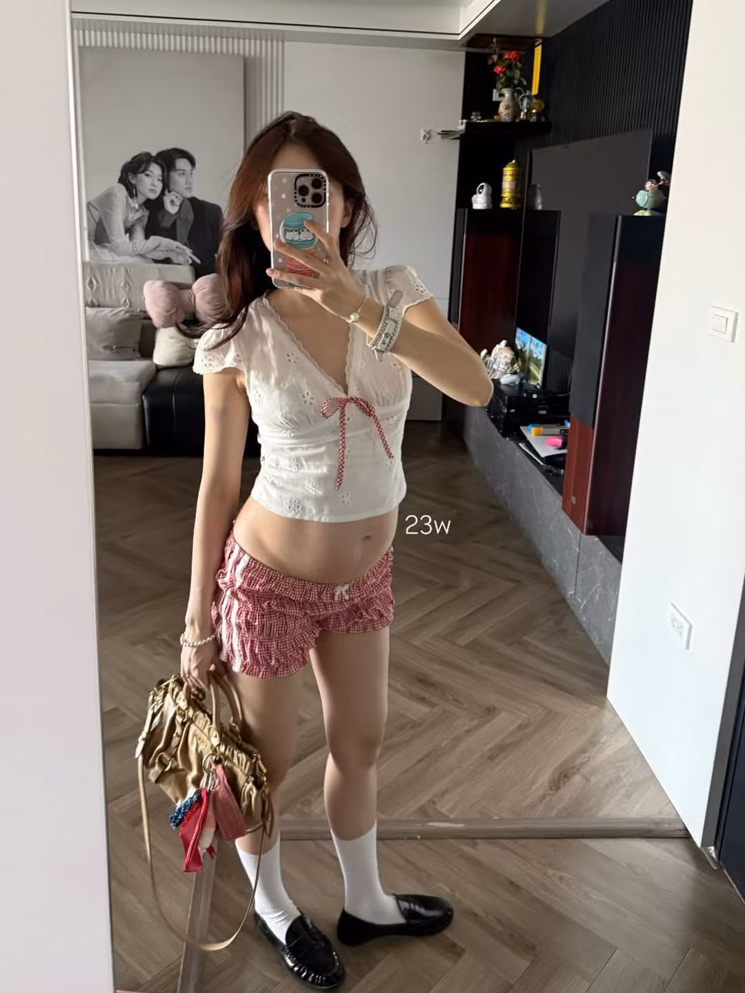 Phong cách thời trang của Ly Phạm trong giai đoạn này cũng nhận được nhiều lời khen ngợi. Cô ưu tiên những trang phục thoải mái nhưng vẫn đảm bảo tính thời trang, giúp cô dễ dàng di chuyển và hoạt động.