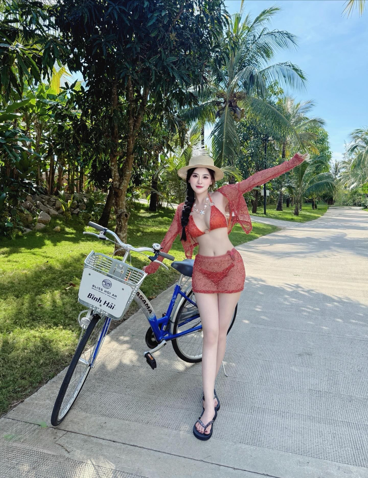 Thân hình săn chắc, không chút mỡ thừa của Bạch Huyền Trang là minh chứng cho quá trình rèn luyện nghiêm túc và lối sống lành mạnh. (Ảnh: IGNV)