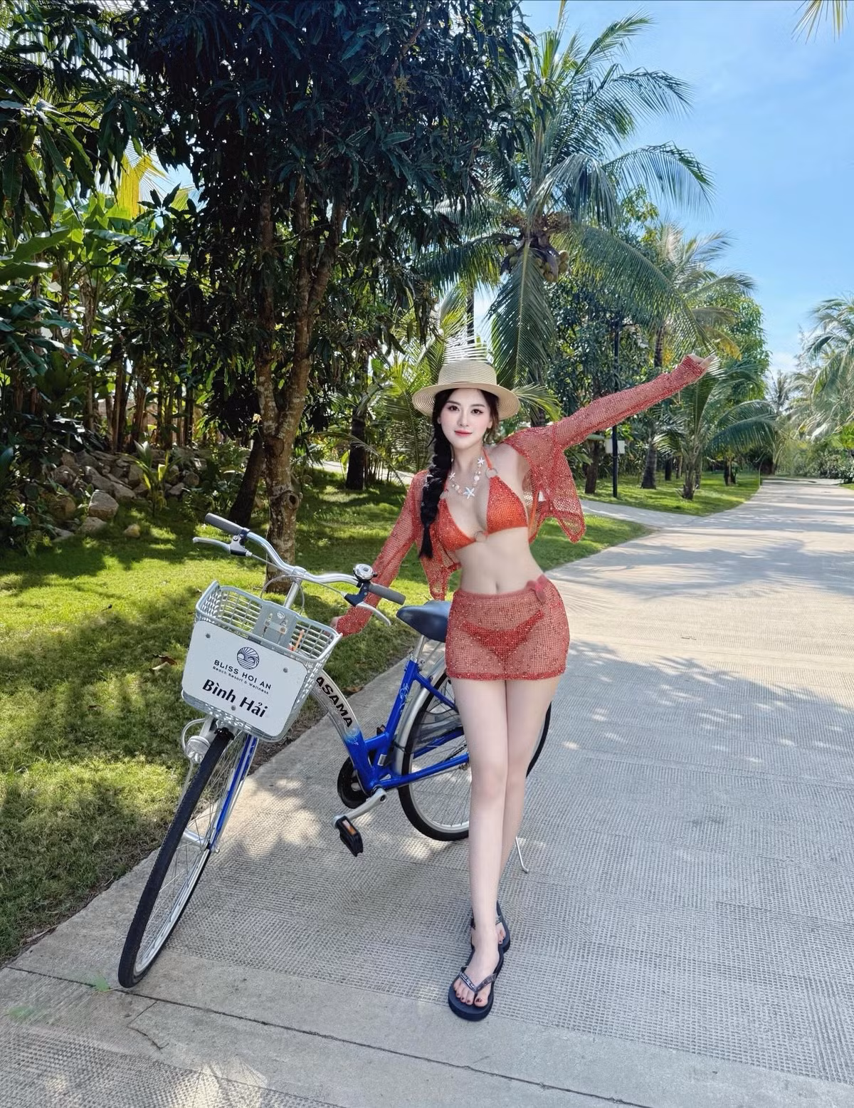 Thân hình săn chắc, không chút mỡ thừa của Bạch Huyền Trang là minh chứng cho quá trình rèn luyện nghiêm túc và lối sống lành mạnh. (Ảnh: IGNV)