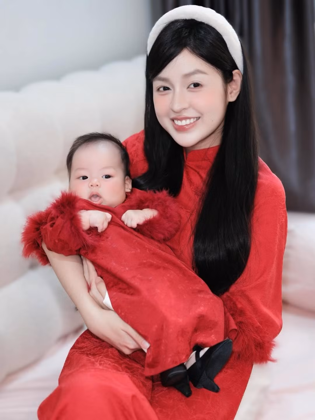 Nhiều người nhận xét rằng nhan sắc của cô nàng ngày càng mặn mà và có phần nhuận sắc hơn. (Ảnh: IGNV)