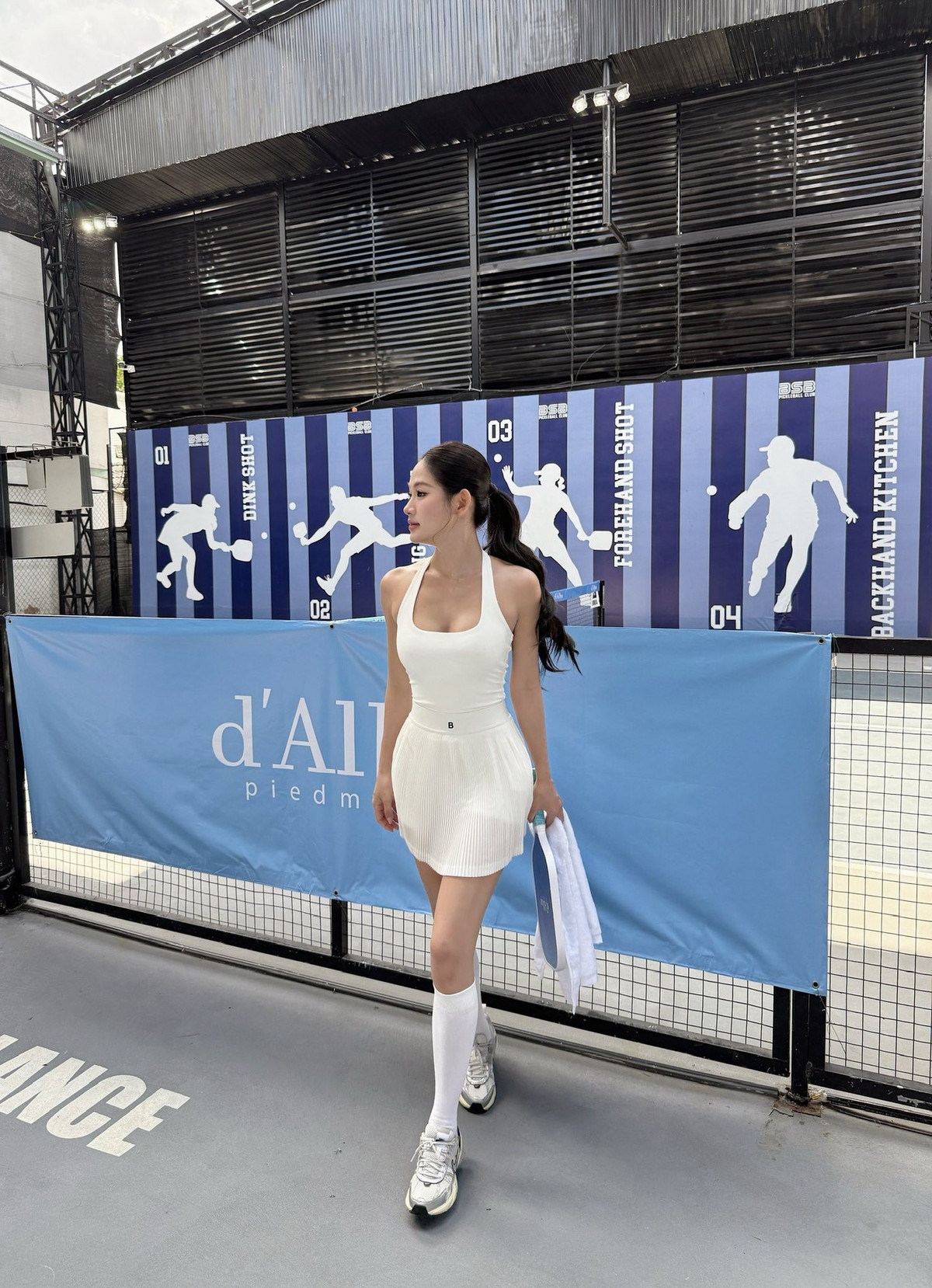 Với mái tóc buộc gọn gàng, nụ cười tươi tắn cùng thần thái tự tin, Túc Anh Hoa toát lên vẻ đẹp khỏe khoắn, tràn đầy năng lượng. (Ảnh: FBNV)