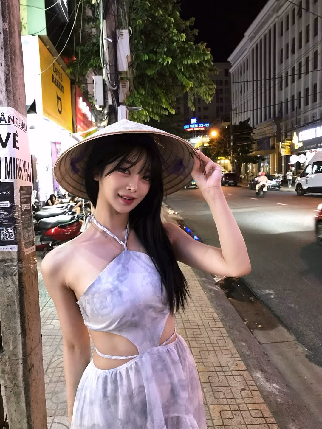 Cô được yêu mến nhờ vẻ ngoài xinh đẹp, gương mặt baby-face đáng yêu nhưng lại sở hữu thân hình cân đối, quyến rũ. (Ảnh: @dlehhh)