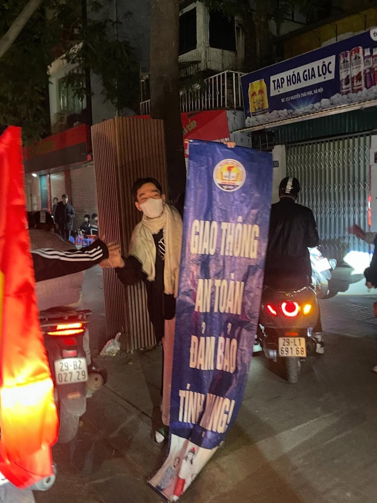 "Đi bão" nhưng vẫn phải giữ an toàn tính mạng là trên hết.