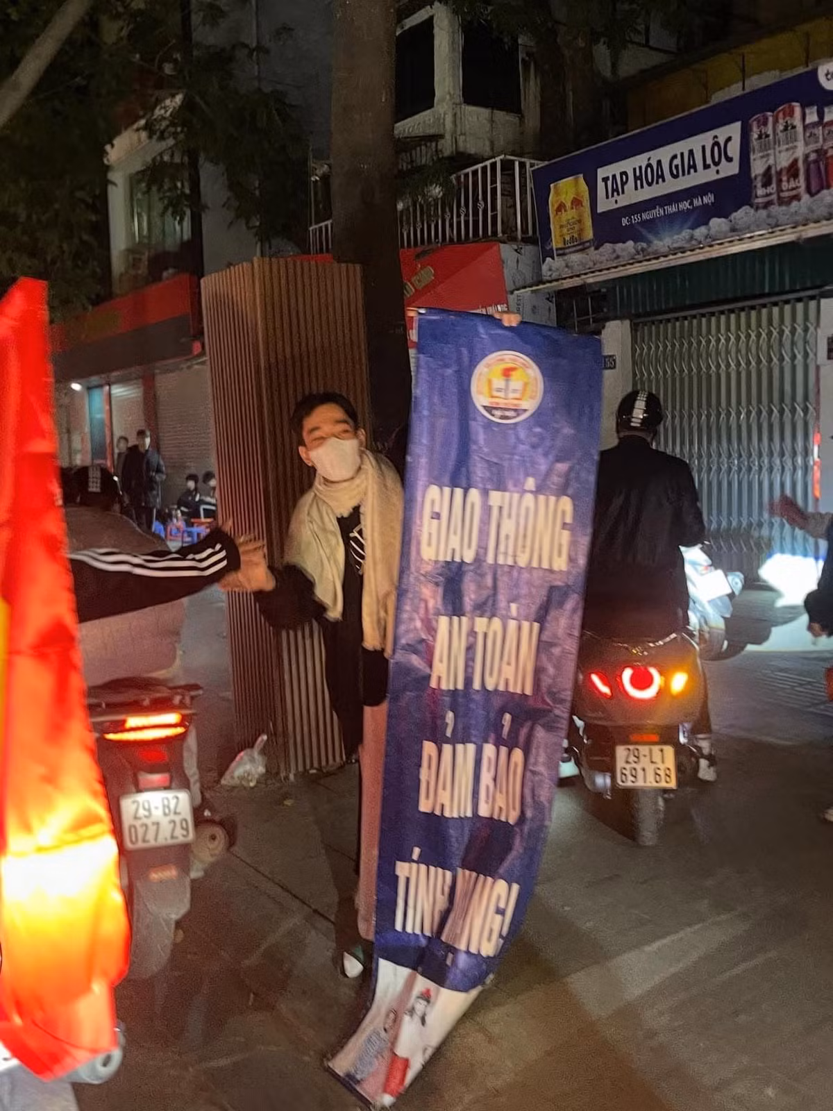 "Đi bão" nhưng vẫn phải giữ an toàn tính mạng là trên hết.