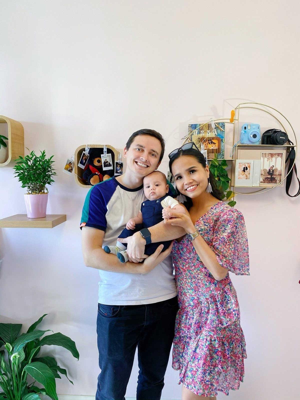 Lâm Vy hiện sở hữu hơn 200.000 lượt theo dõi trên TikTok, với gần 4 triệu lượt yêu thích. Bài đăng thông báo ly hôn của cô nàng trên trang cá nhân hiện nhận về hàng chục nghìn lượt tương tác và bình luận.