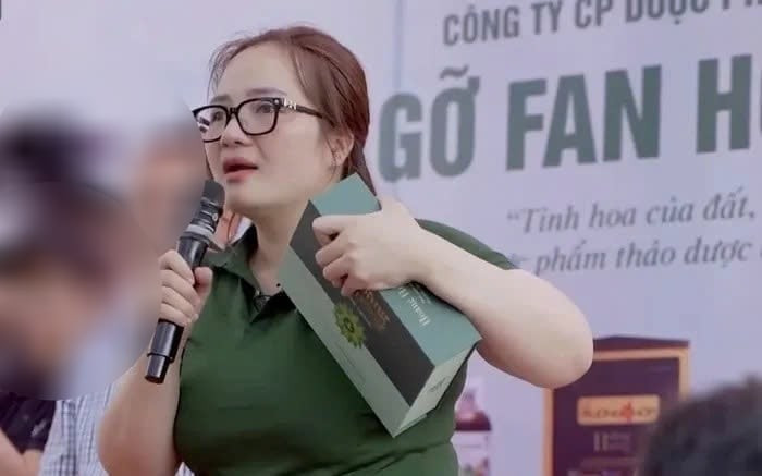 Hoàng Hường từng được mệnh danh "nữ hoàng livestream". hoang-huong-bi-khoi-to-1-0802.jpg