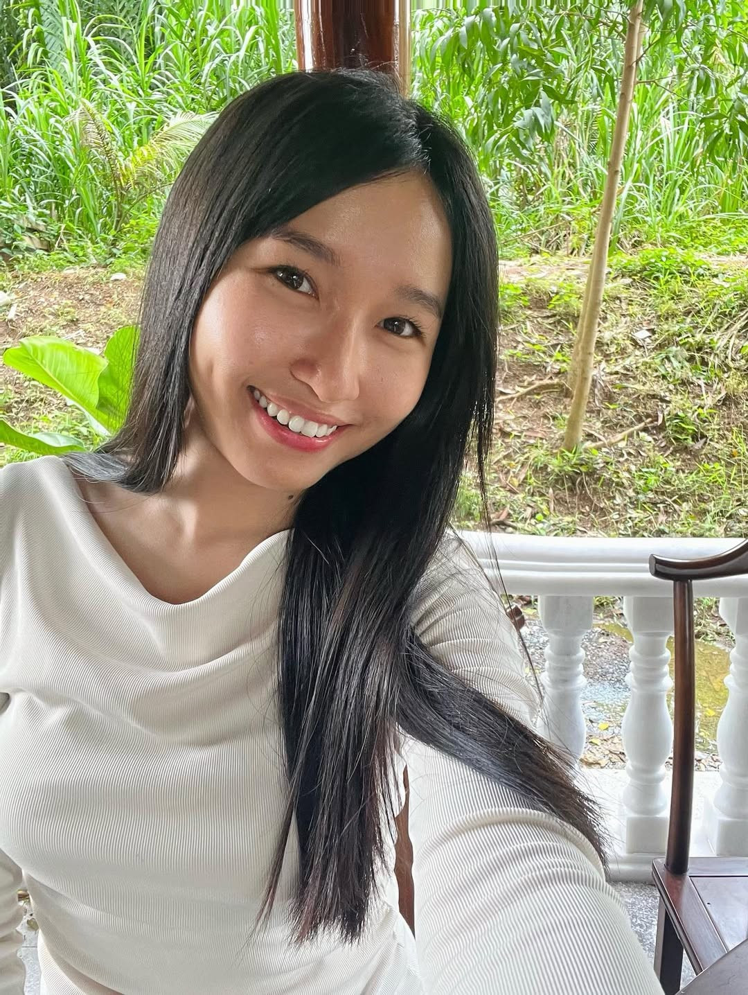 Tuy nhiên, ở thời điểm hiện tại, nhìn cô nàng vẫn theo đuổi sự tự nhiên trong phong cách thời trang và lối sống, nhưng ở ánh mắt, tinh thần toát lên sức sống, niềm hạnh phúc. (Ảnh: IGNV)