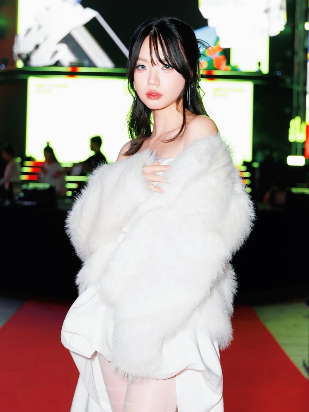 Vừa qua, đêm Gala vinh danh và trao giải WeYoung 2025 đã chính thức diễn ra trong không khí bùng nổ. Giữa dàn sao và những nhà sáng tạo nội dung đình đám, nữ streamer Du Phong Linh (Remind) đã trở thành tâm điểm chú ý với diện mạo "phát sáng" đầy cuốn hút. (Ảnh: IGNV)