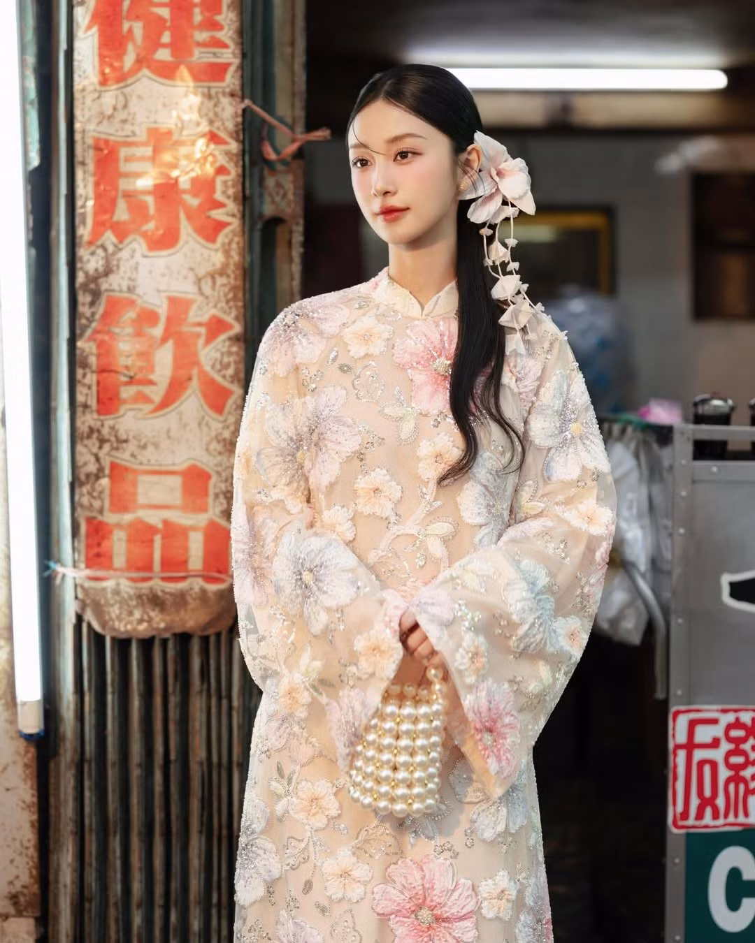 Trong giới giải trí, Jun Vũ luôn được đánh giá là mỹ nhân có nhan sắc không góc chết. Phong cách thời trang của cô là sự kết hợp tinh tế giữa nàng thơ trong trẻo và sự bản lĩnh, phá cách. (Ảnh: IGNV)