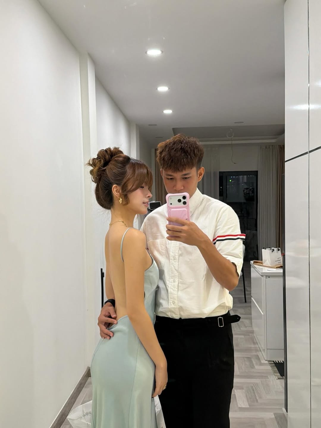 Ngay sau khi đăng tải, bài viết của Thụy Hân đã nhận được "cơn mưa" lời chúc từ bạn bè và người hâm mộ. Nhiều người còn thúc giục cặp đôi sớm "về chung một nhà". (Ảnh: IG @hiann_)