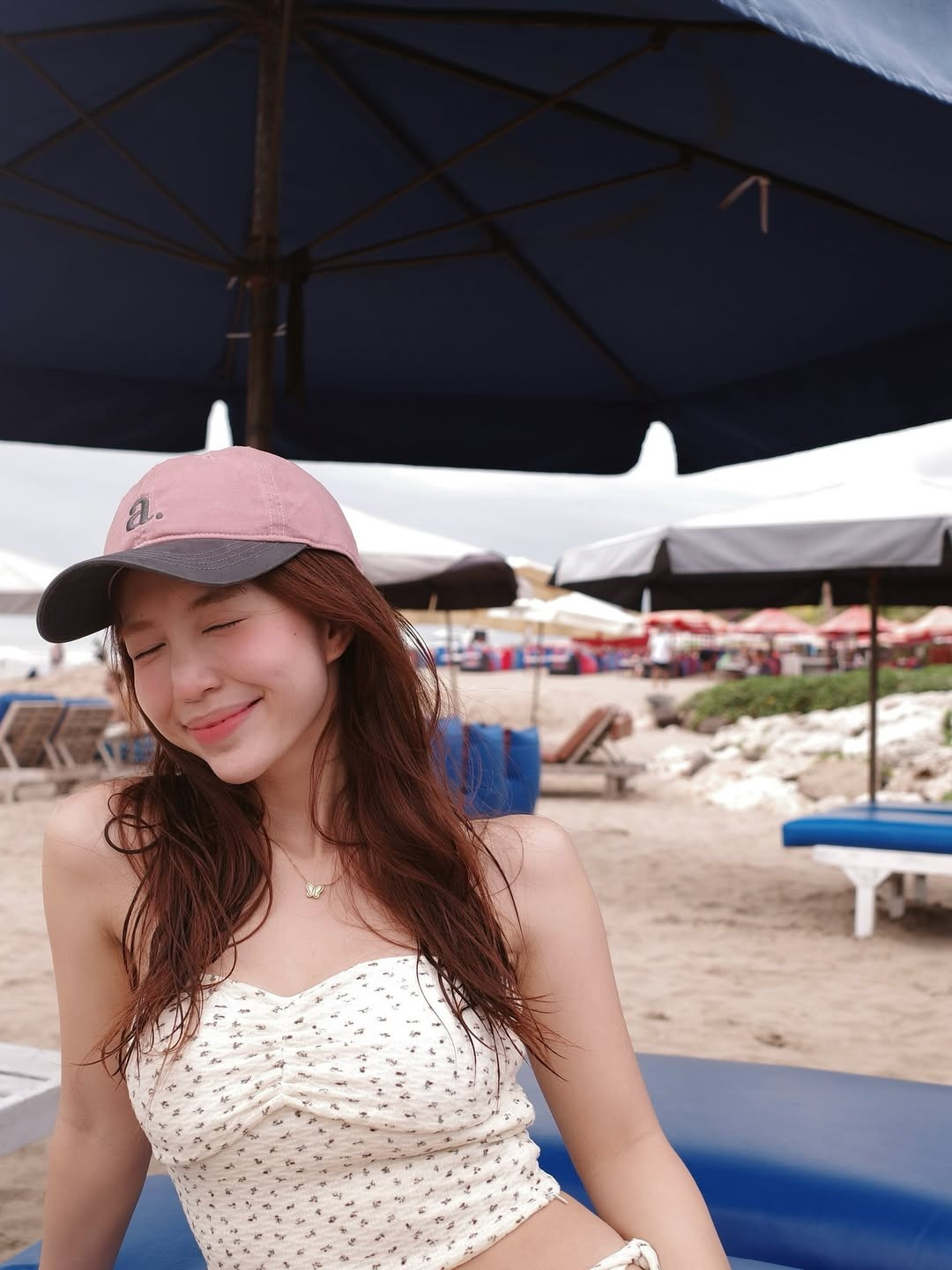 Trong những bức ảnh, cô luôn nở nụ cười rạng rỡ, ánh mắt tự tin và tràn đầy năng lượng. (Ảnh: IGNV)