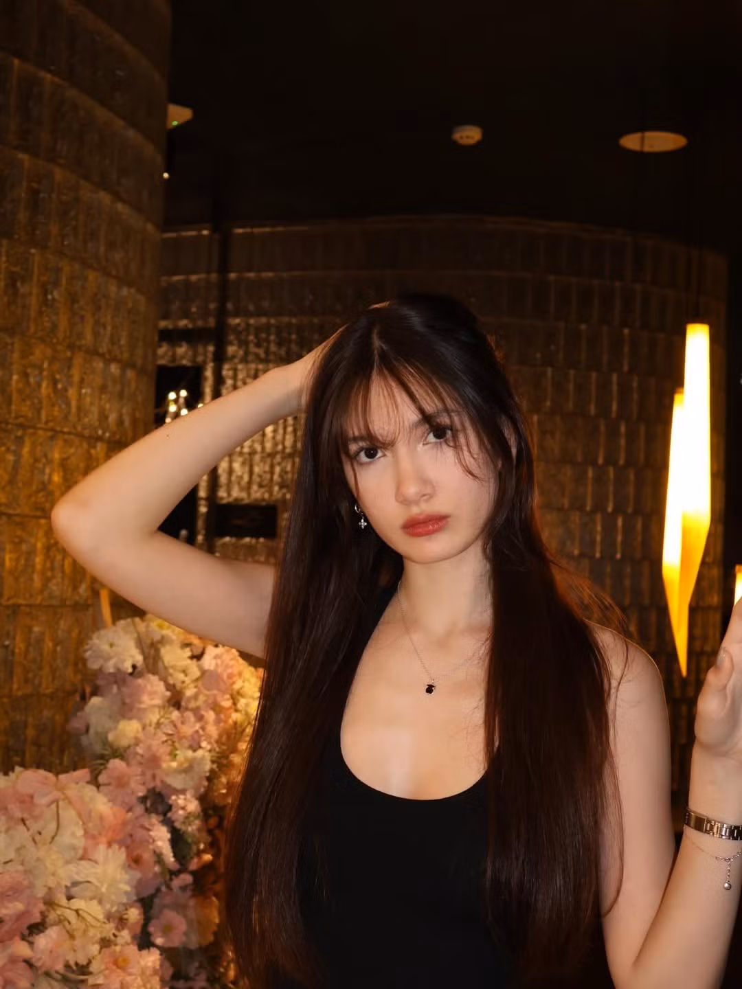 Điều khiến netizen trầm trồ nhất chính là vóc dáng vượt trội của cô gái sinh năm 2007. Ở tuổi 18, Thanh Giang đã chạm mốc chiều cao ấn tượng, được cho là dao động từ 1m77 đến gần 1m80. (Ảnh: IGNV)