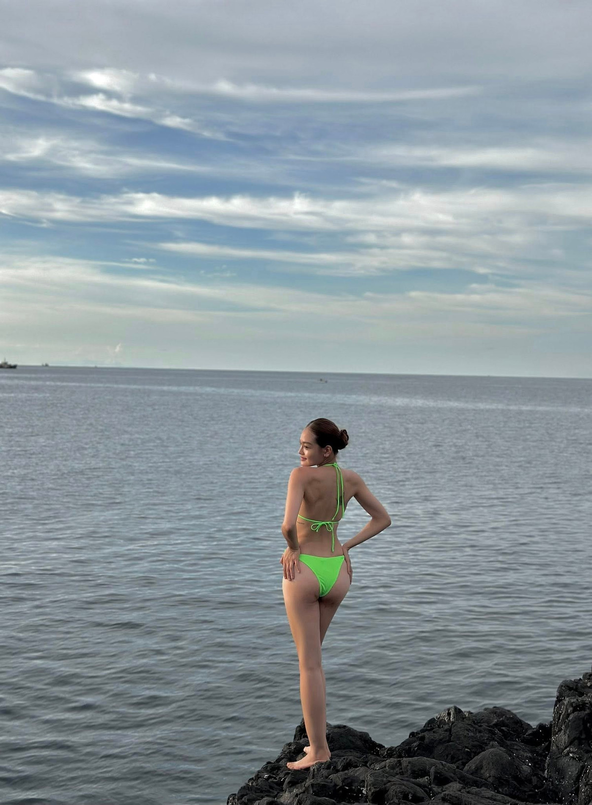 Thùy Anh được biết đến lần đầu ở tuổi 14 với vai chính trong sitcom Bộ tứ 10A8. Năm 2014, cô gây chú ý với vai diễn trong phim điện ảnh Đập cánh giữa không trung.