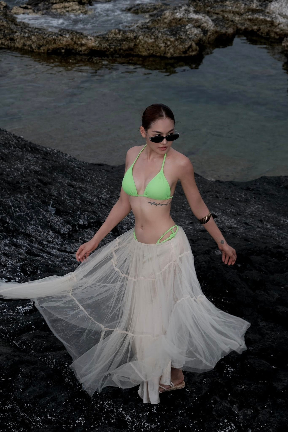 Không chỉ được biết đến là một nữ diễn viên với nhiều vai diễn ấn tượng, Thùy Anh còn khiến công chúng quan tâm với nhan sắc xinh đẹp cùng gu thời trang ấn tượng.