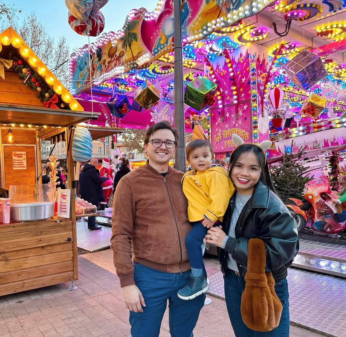 Qua đó, cô cho thấy thái độ văn minh hậu ly hôn, dù không còn là vợ chồng nhưng vẫn giữ mối quan hệ tốt đẹp vì con và vì sự tôn trọng dành cho đối phương.