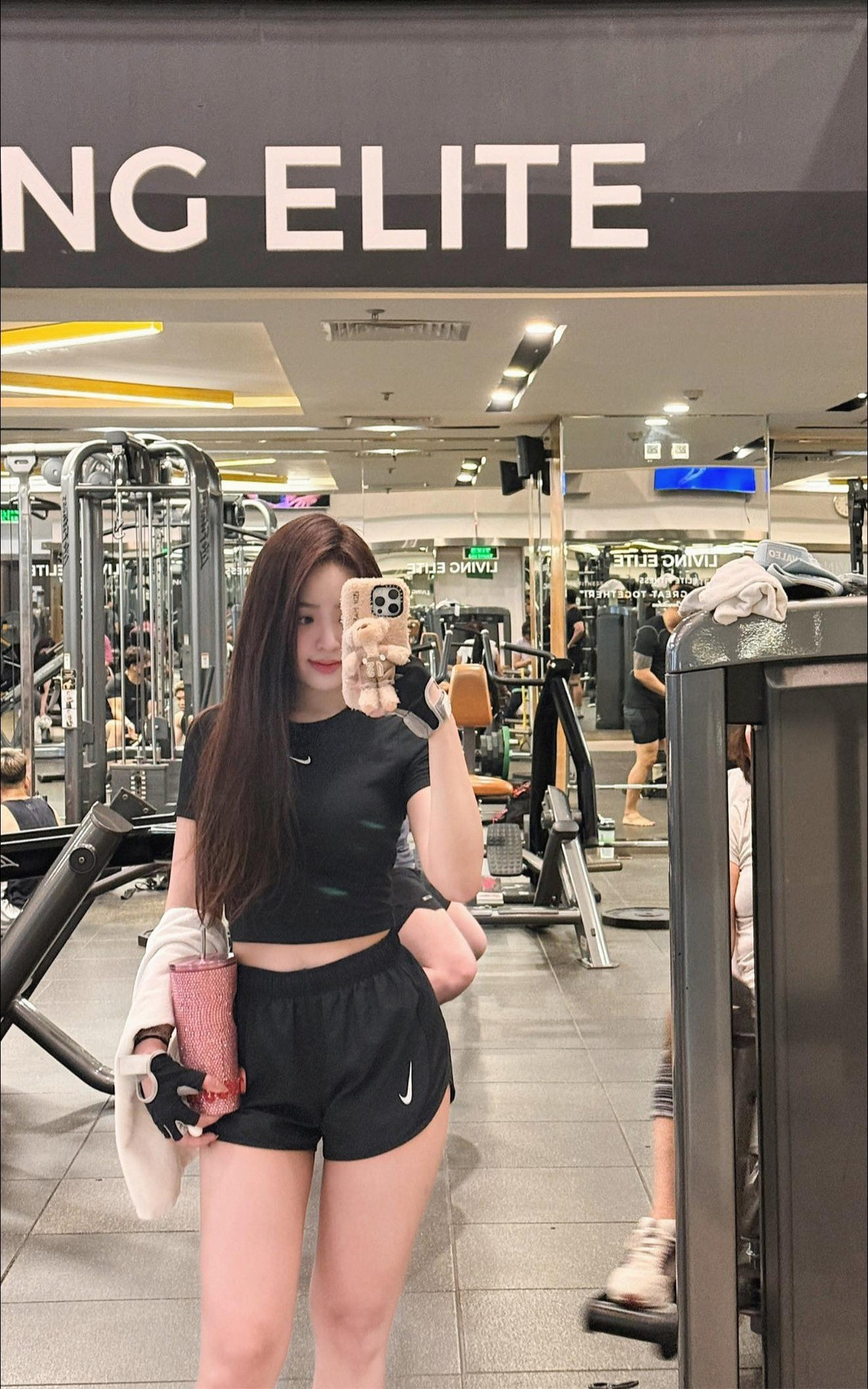 Cô không ngần ngại thực hiện các bài tập cường độ cao kết hợp cùng chế độ ăn uống khoa học để duy trì số đo các vòng lý tưởng. (Ảnh: IGNV)