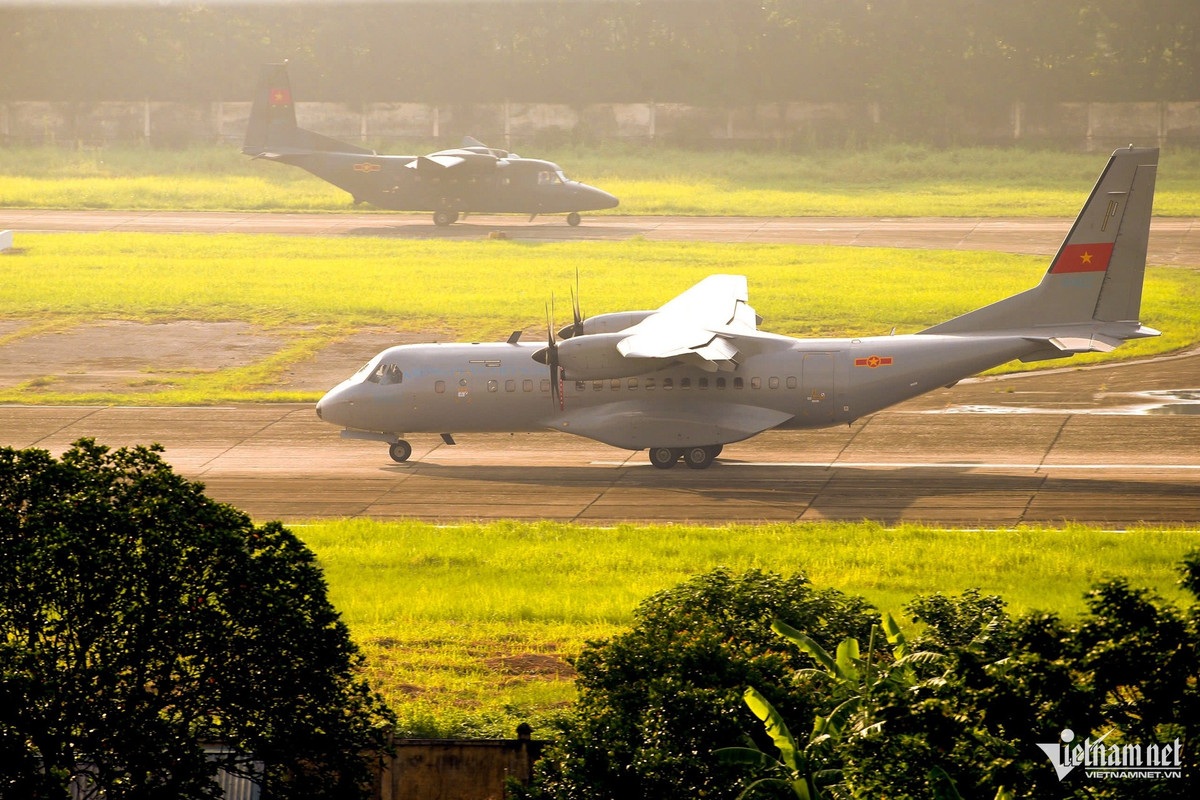 Sau 40 năm (kể từ lễ duyệt binh kỷ niệm Ngày Quốc tế Lao động 1/5/1985), đội hình máy bay vận tải của Không quân Việt Nam mới quay trở lại bay biểu diễn trên bầu trời Hà Nội dịp Quốc khánh 2/9.