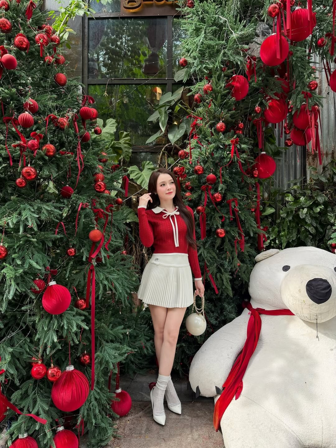 Mặc dù đã trải qua sinh nở, thế nhưng cô nàng vẫn giữ được vóc dáng mảnh mai như thời son rỗi, thậm chí nhan sắc còn được nhiều người đánh giá là thăng hạng. (Ảnh: IGNV)