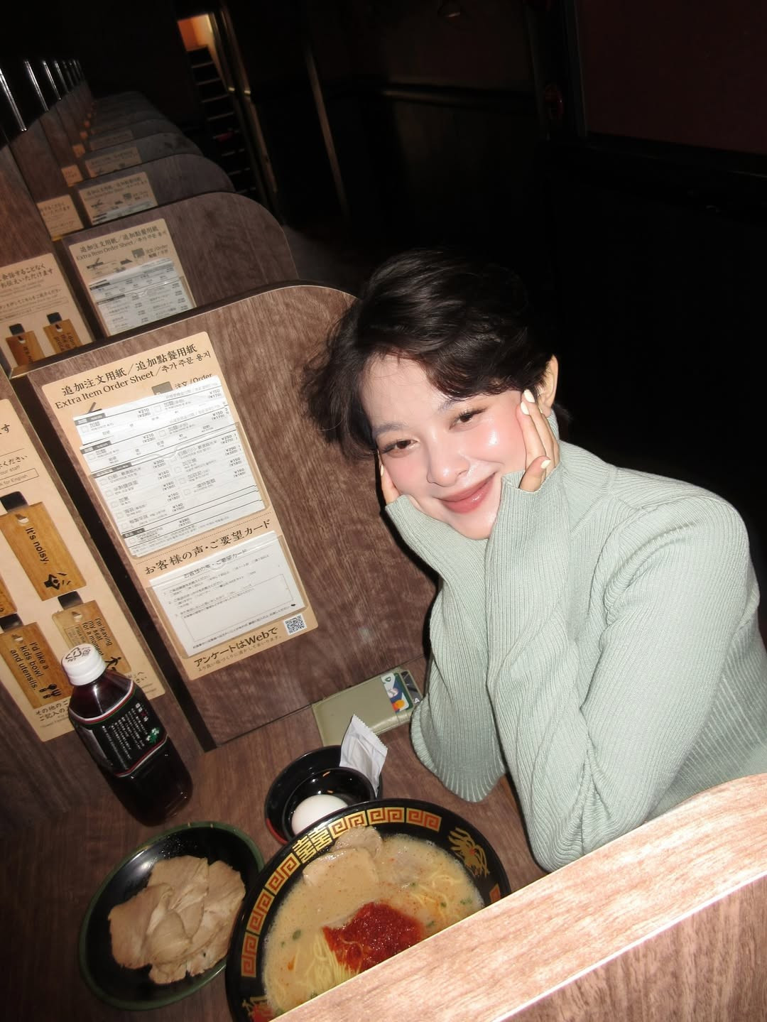 Loạt ảnh ngay lập tức nhận về "cơn mưa" lời khen từ cộng đồng mạng. Nhiều người bày tỏ sự ngưỡng mộ trước sự đa dạng trong phong cách của Hà My, từ nàng KOL thanh lịch, cá tính hàng ngày đến hình ảnh gợi cảm, phóng khoáng khi đi nghỉ dưỡng. (Ảnh: IGNV)