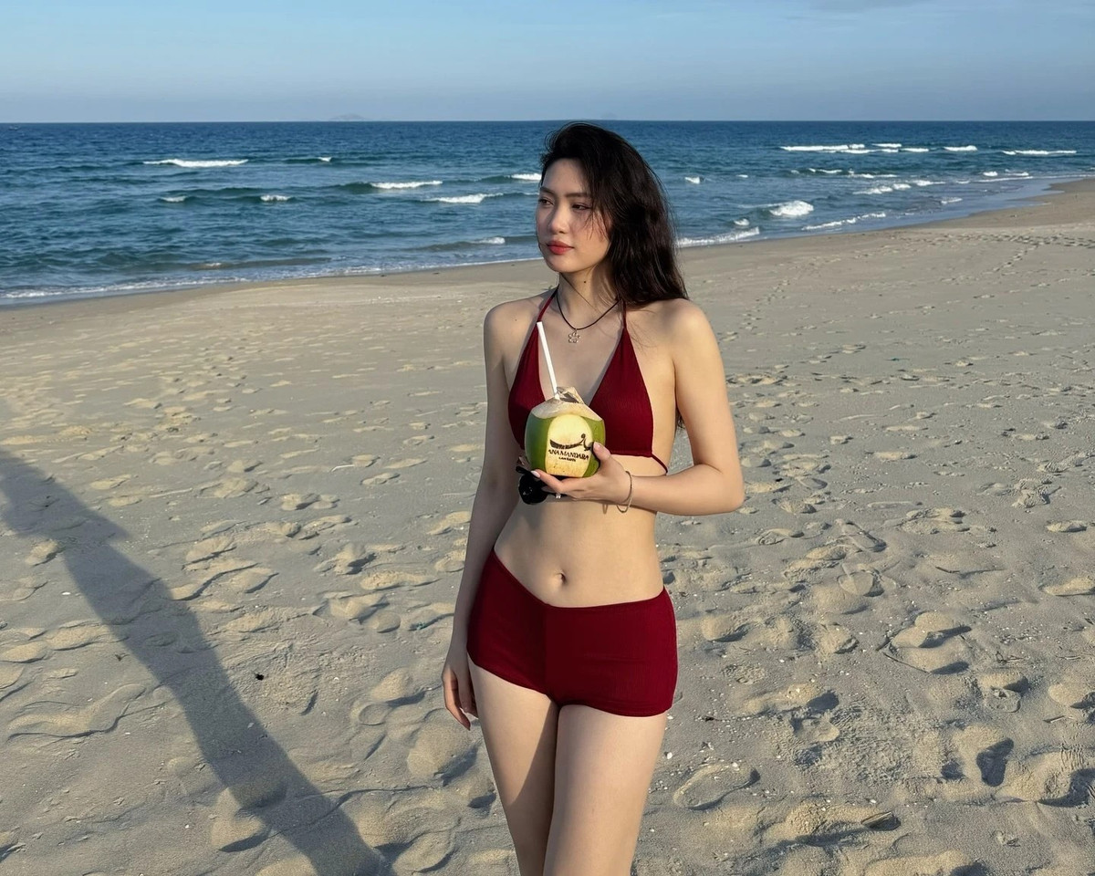 Những người theo dõi không khỏi trầm trồ trước vóc dáng chuẩn của ngôi sao CLB Bộ tư lệnh Thông tin.