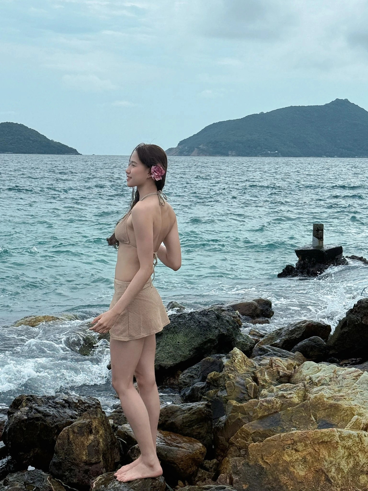 Lữ Thị Phương (sinh năm 2002) có hơn 10 năm gắn bó với bóng chuyền. Sở hữu chiều cao 1m81 cùng thân hình cân đối, cô nàng chẳng thua kém một người mẫu chuyên nghiệp nào.