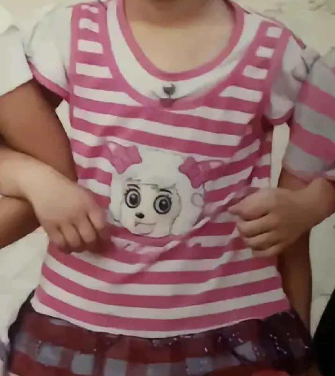 Dù có phần “lòe loẹt” theo tiêu chuẩn hiện tại, nhưng khi ấy, ai mặc thế này là đã bắt trend cực nhanh rồi!