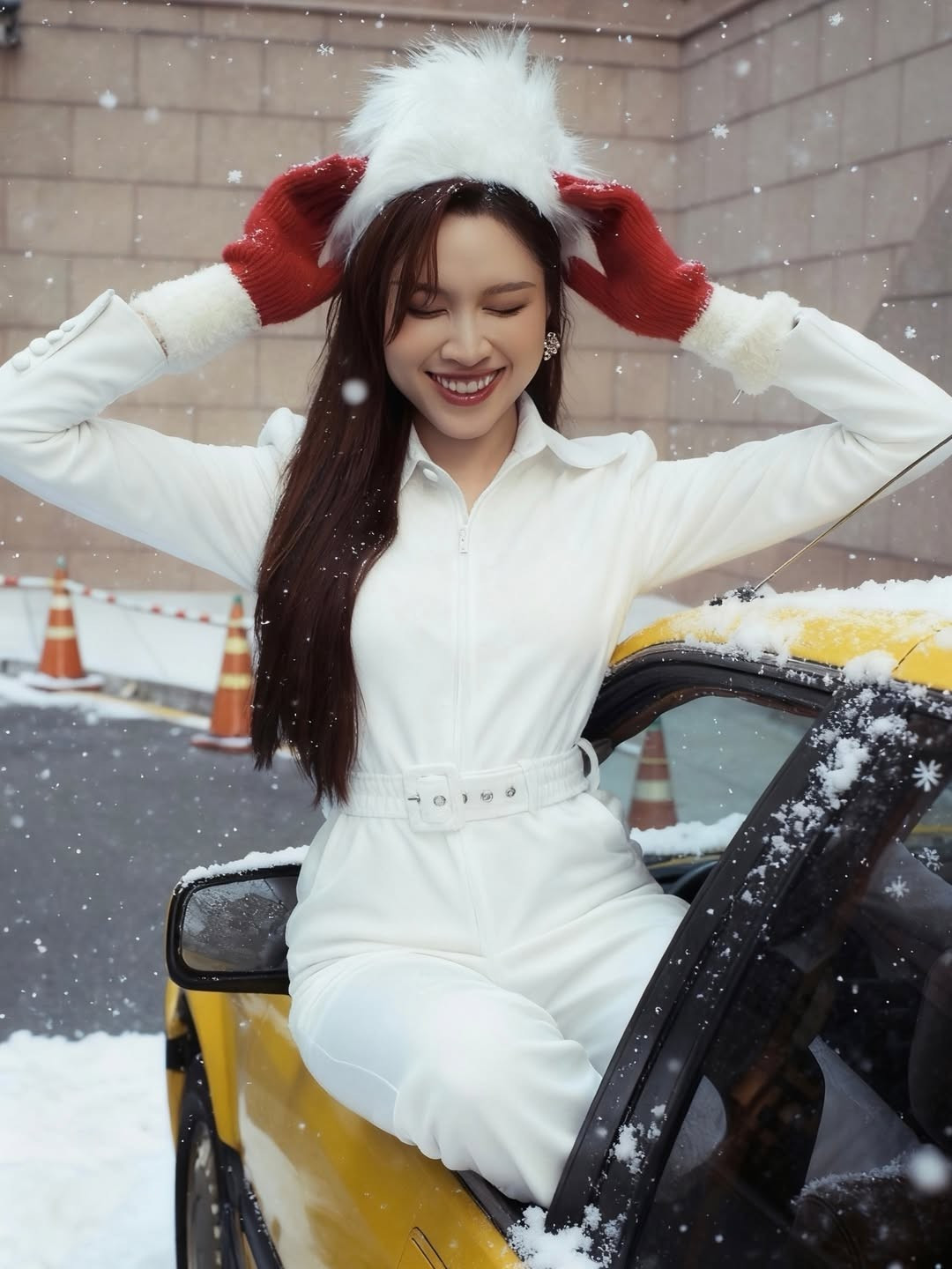 Mới đây, trên trang cá nhân, MC Thanh Thanh Huyền đã chiêu đãi người hâm mộ bộ ảnh đậm chất điện ảnh với chủ đề Giáng sinh. (Ảnh: IGNV)