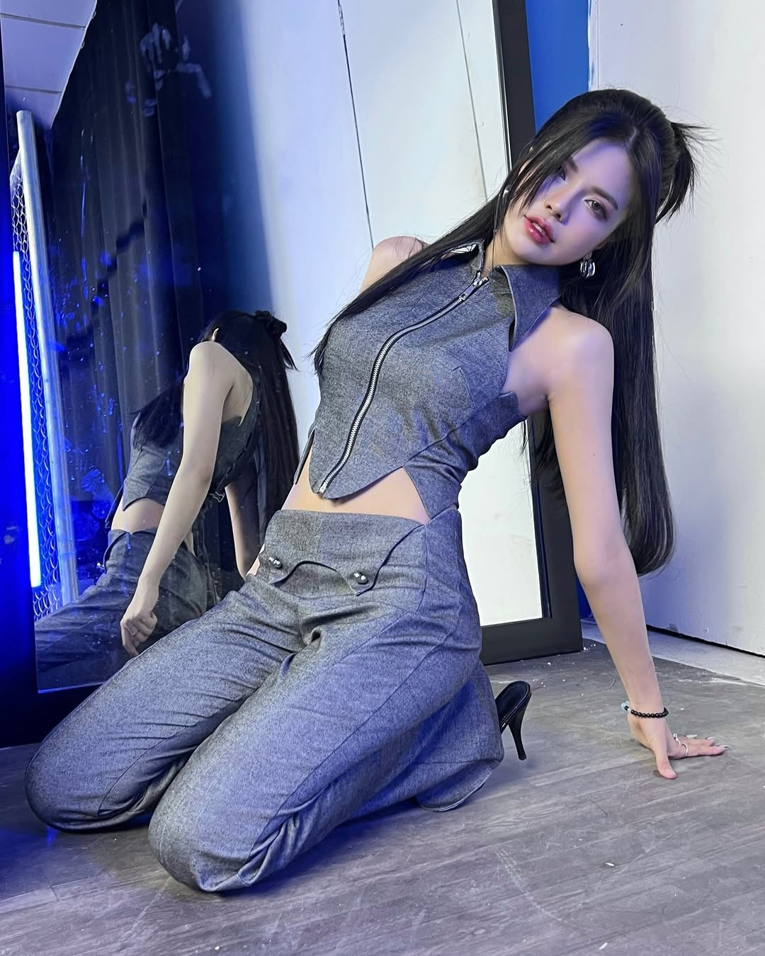 Cô được cộng đồng mạng đánh giá cao về nhan sắc, phong cách thời trang gợi cảm và quyến rũ khi xuất hiện. (Ảnh: IGNV)