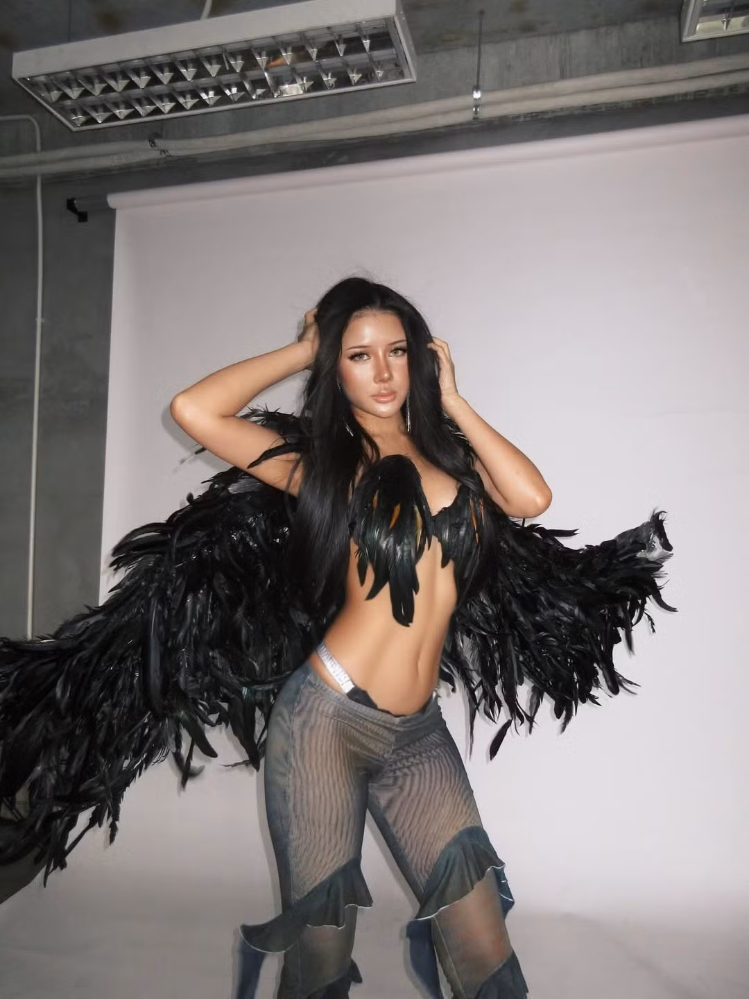 Bộ ảnh hóa trang Halloween của Xuân Ca nhanh chóng nhận được "cơn mưa" lời khen từ người hâm mộ và cộng đồng mạng. (Ảnh: IGNV)