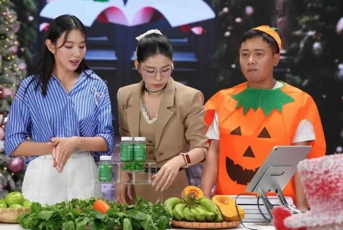 Nguyễn Thúc Thùy Tiên, Hằng Du Mục và Quang Linh Vlog từng lên các phiên livestream quảng cáo kẹo rau củ Kera. image-1760401794580188017301.jpg