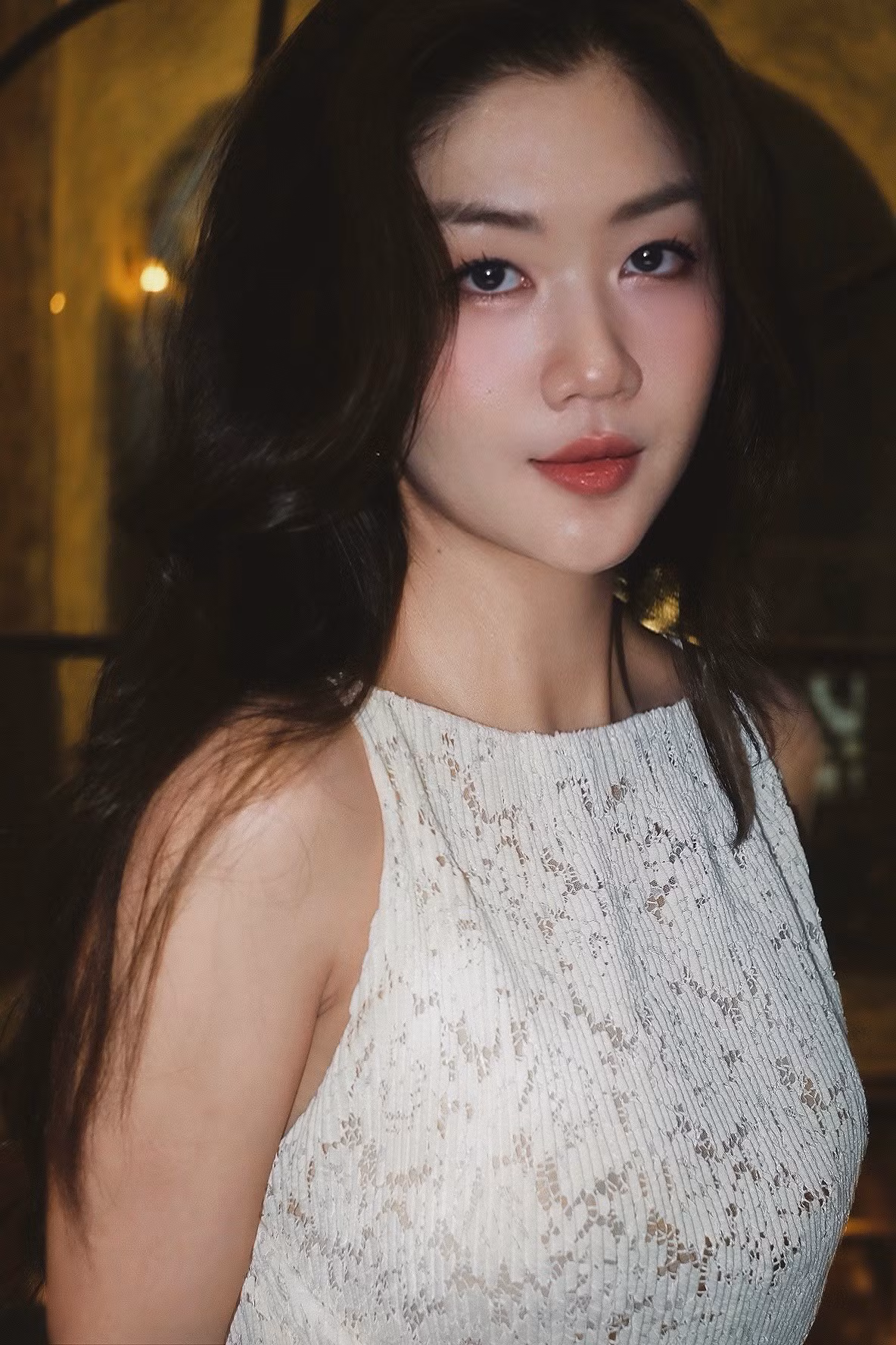 Cô từng là sinh viên ngành Kiến trúc, đồng thời đạt danh hiệu Á khôi Sinh viên Thanh lịch khối Đại học Đà Nẵng. (Ảnh: FBNV)