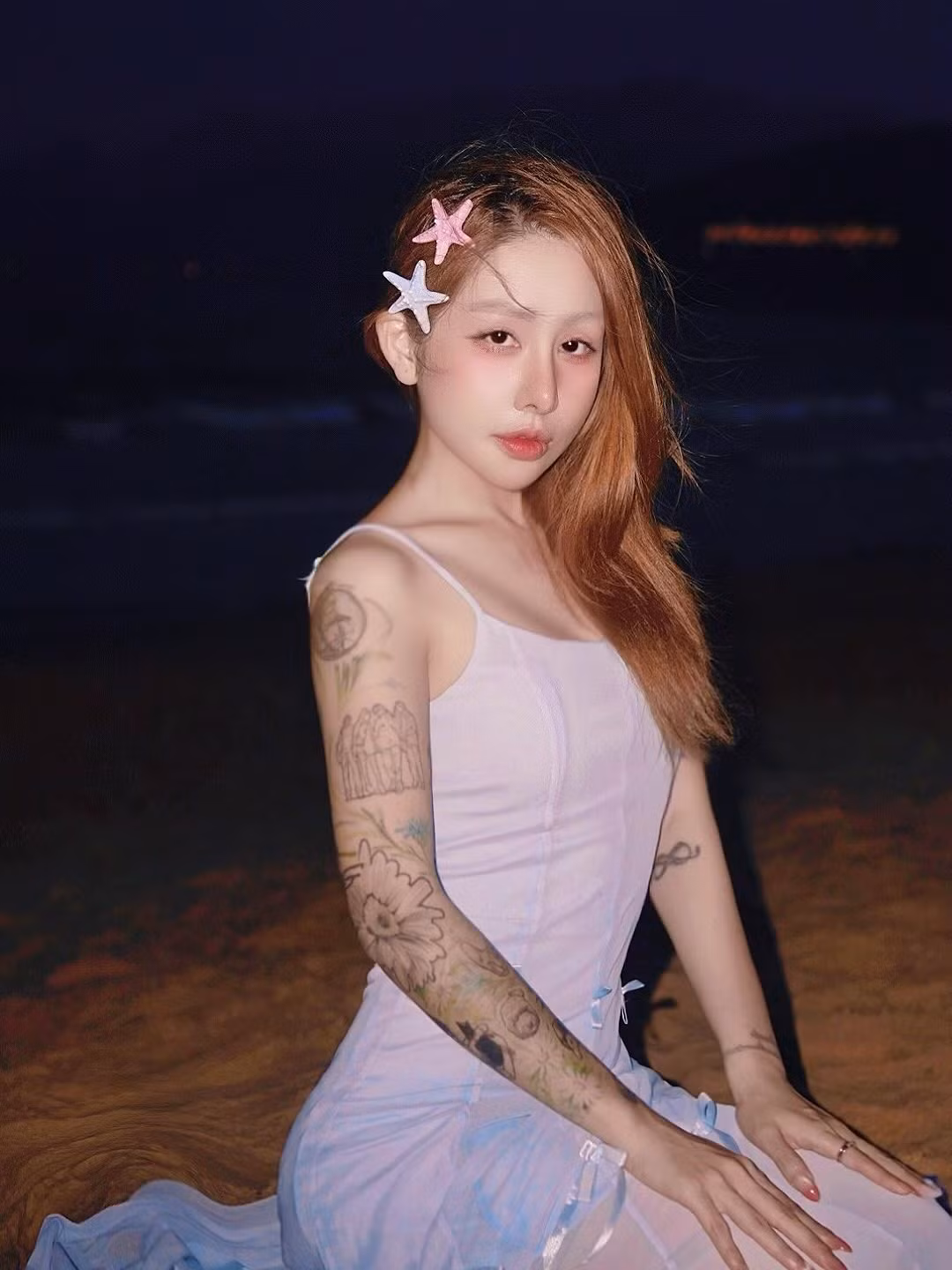 Không chỉ vậy, nữ ca sĩ cũng có màn kết hợp đầy ấn tượng với các nam ca sĩ khác như Đức Anh, Trung I.U trong những ca khúc mới.