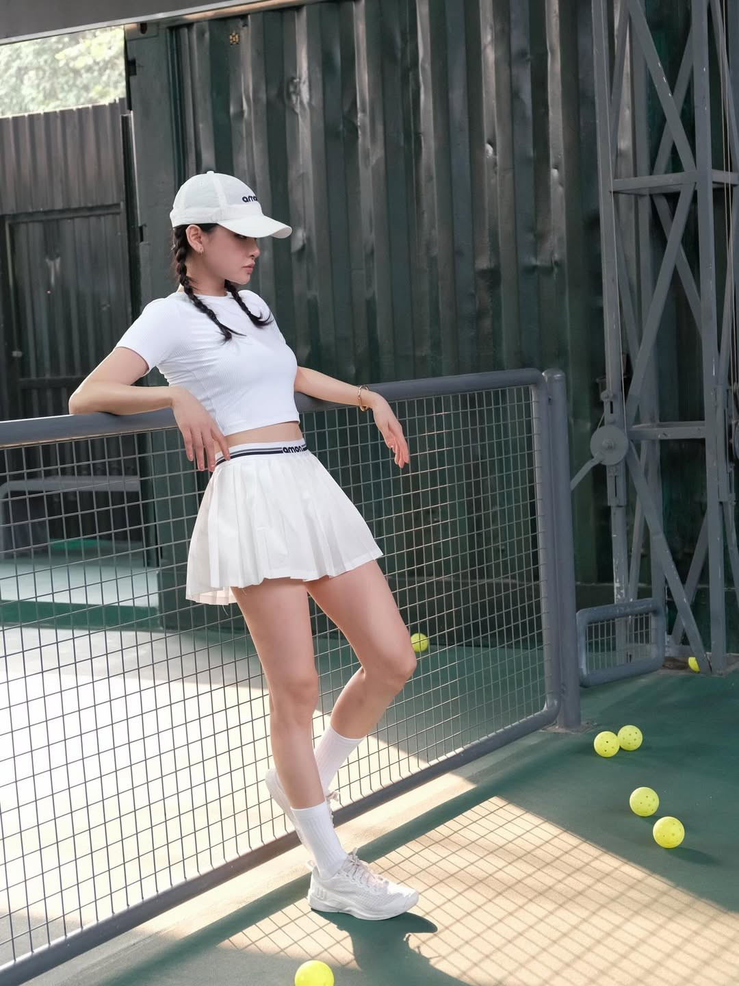 Không thể phủ nhận, dù ở góc chụp cận cảnh hay toàn thân, Hiền Hồ vẫn giữ vững phong độ nhan sắc với gương mặt nhỏ nhắn và đôi mắt to tròn đặc trưng. (Ảnh: IGNV)