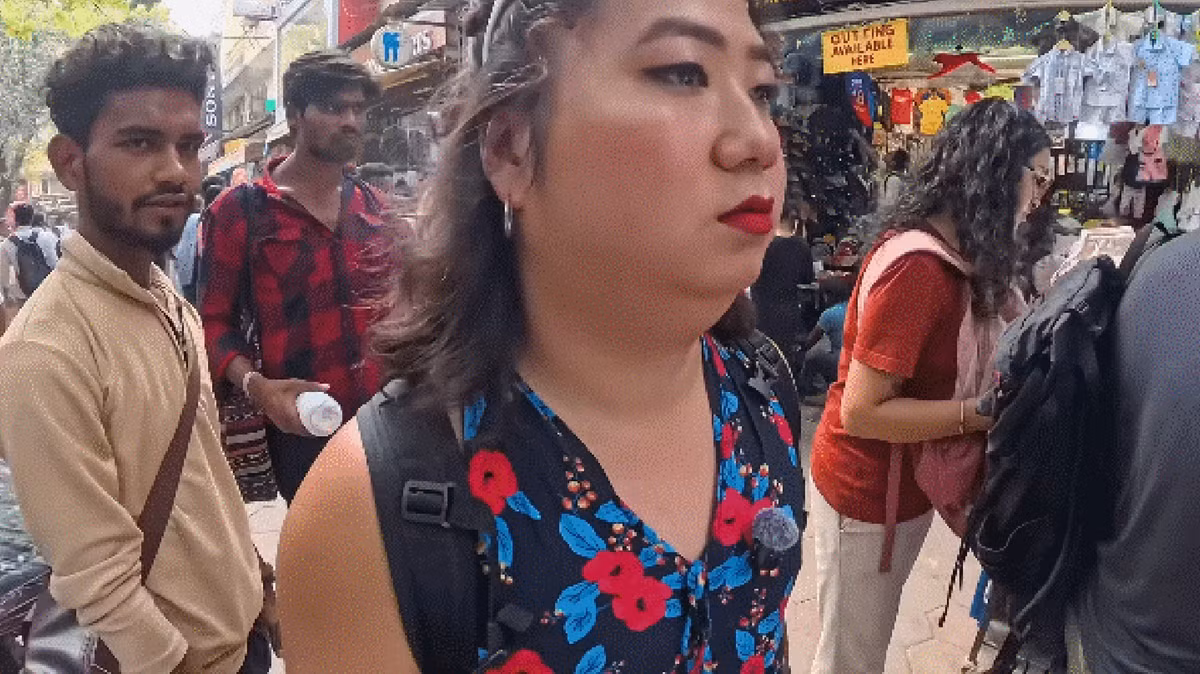 Mới đây, một nam vlogger người Hàn Quốc có tên Sumin thu hút sự chú ý khi chia sẻ lại hành trình đi du lịch Ấn Độ của mình. Sở dĩ đoạn video này "hút view" bởi anh chàng đã ăn mặc, trang điểm như phụ nữ trong chuyến hành trình của mình.