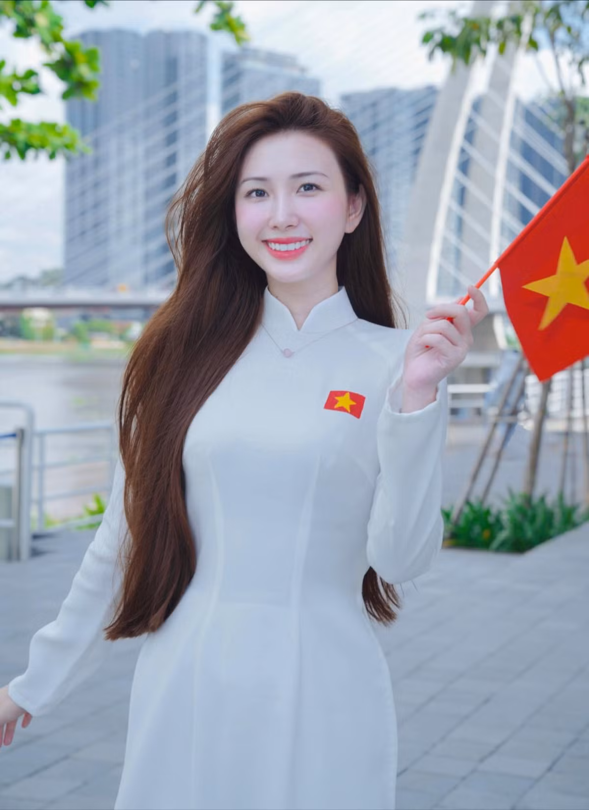 Nhiều clip của cô nàng đều nhận được lượt xem “khủng” cả chục triệu view nhờ sở hữu body cuốn hút cùng những màn biến hình ấn tượng. (Ảnh: FBNV)