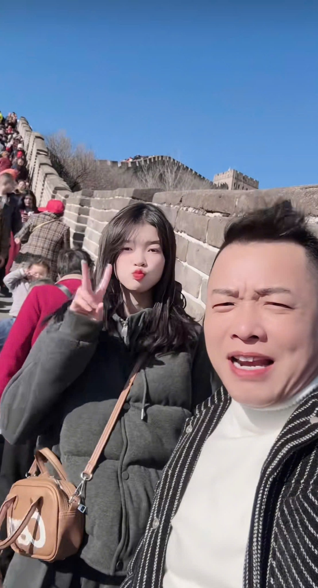 Cách đố hơn 1 tháng, Tôn Bằng từng bất ngờ thông báo thông tin có con đầu lòng với vợ 4 kém 26 tuổi và dự định sang Việt Nam làm đám cưới.