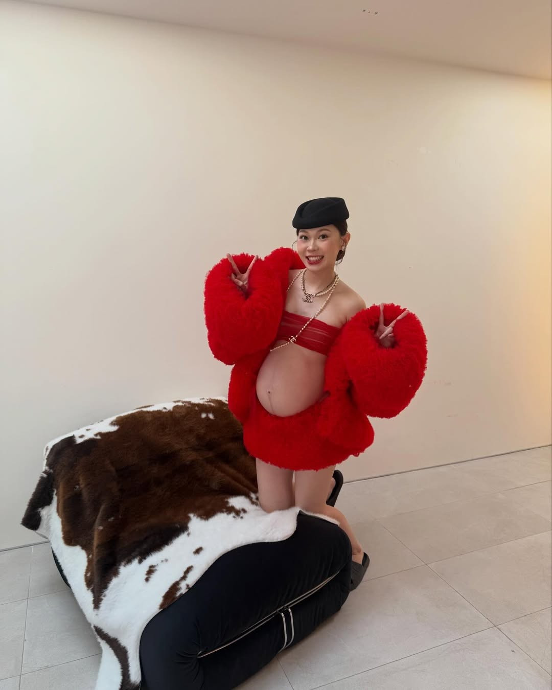 Mặc dù có một thời gian bầu vượt mặt, tuy nhiên Ly Phạm vẫn chứng minh danh xưng "IT girl" thế hệ mới với những lần lên đồ đầy ấn tượng.