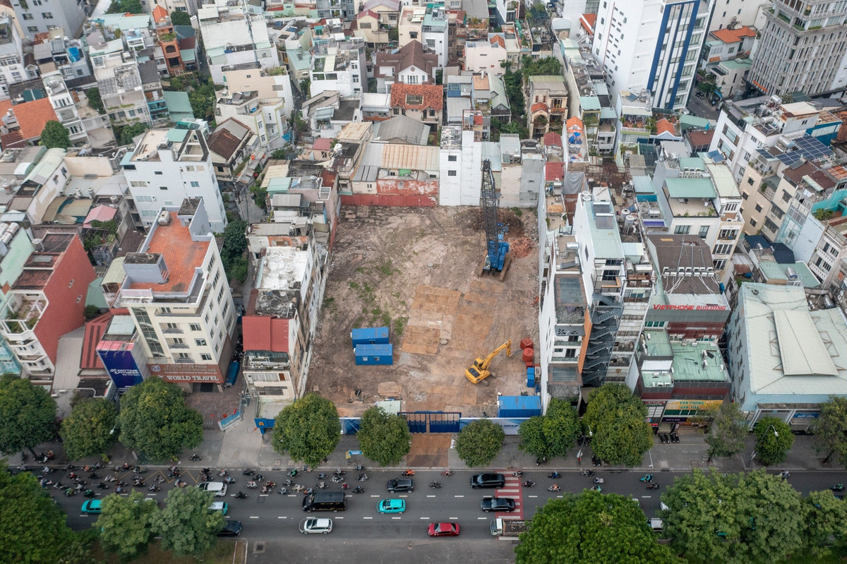 Khu đất sẽ được phát triển thành một tòa nhà văn phòng hạng A, với tổng diện tích sàn khoảng 20.000 m2, vốn đầu tư ước tính khoảng 120 triệu USD. Công trình dự kiến khởi công vào quý IV/2025 và hoàn thành vào quý II/2028.