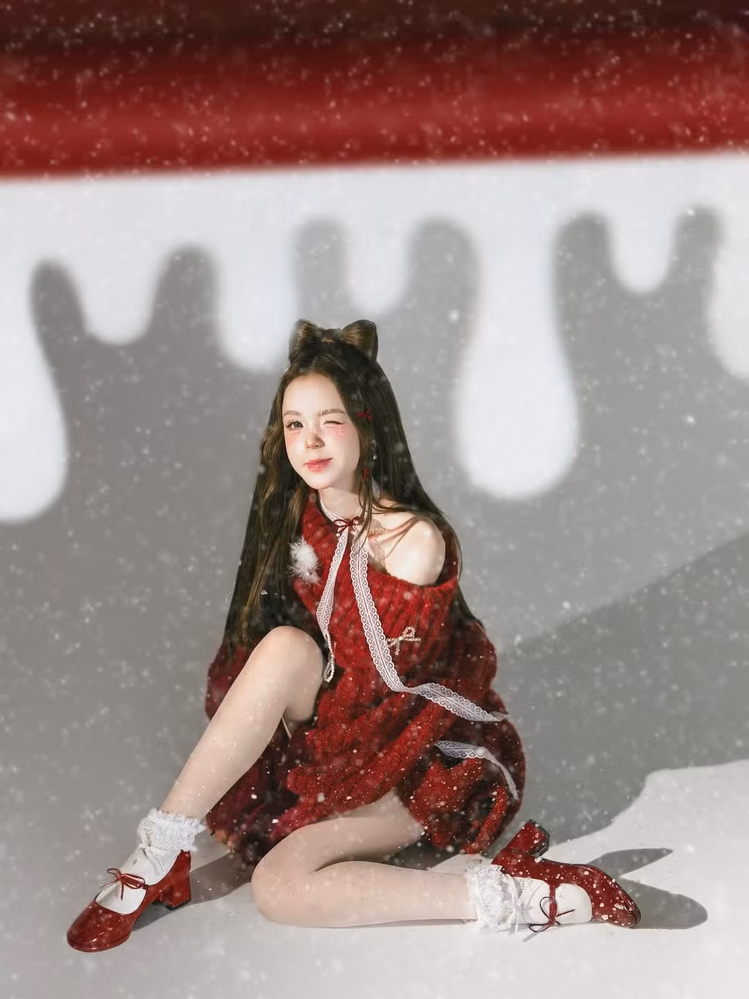 Kiểu tóc búi cao hình nơ hoặc tai mèo dễ thương, cùng với mái tóc dài buông xõa, làm nổi bật gương mặt nhỏ nhắn, xinh xắn. (Ảnh: IGNV)