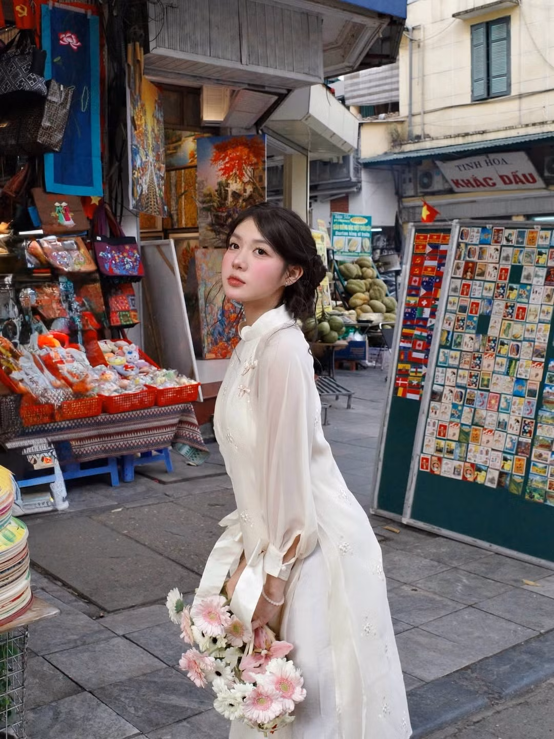 Sở hữu nhan sắc xinh đẹp nổi bật, Vũ Nguyệt hiện là một mẫu ảnh tự do và nhà sáng tạo nội dung có tiếng trong cộng đồng gen Z. Cô nàng luôn biết cách làm mới mình qua từng khung hình.(Ảnh: IGNV)