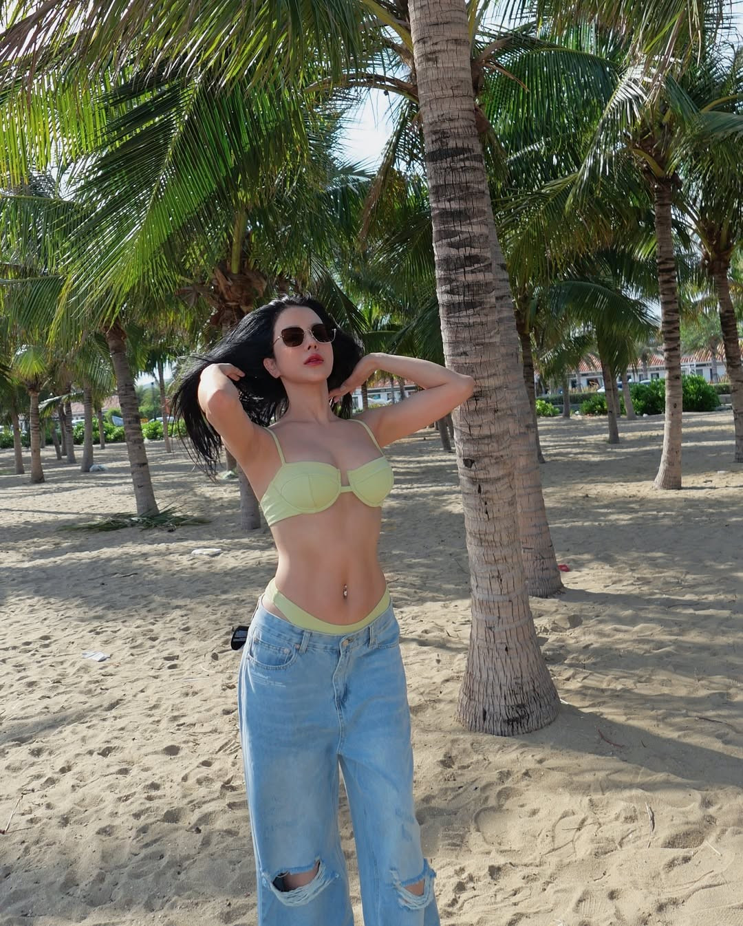 Sau khi kết hôn, Diệp Lâm Anh ít hoạt động showbiz hơn để tập trung vào kinh doanh, đặc biệt là chuỗi cửa hàng trà sữa và thời trang. Gần đây, cô tái xuất showbiz mạnh mẽ hơn, đặc biệt là khi tham gia Chị đẹp đạp gió rẽ sóng.