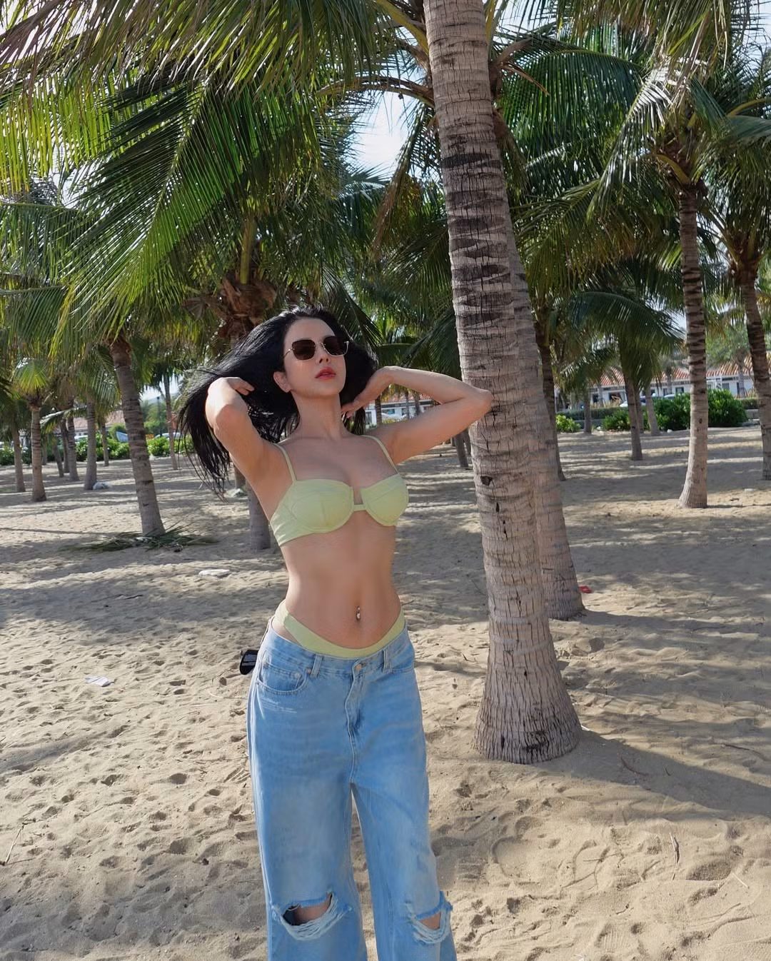 Sau khi kết hôn, Diệp Lâm Anh ít hoạt động showbiz hơn để tập trung vào kinh doanh, đặc biệt là chuỗi cửa hàng trà sữa và thời trang. Gần đây, cô tái xuất showbiz mạnh mẽ hơn, đặc biệt là khi tham gia Chị đẹp đạp gió rẽ sóng.