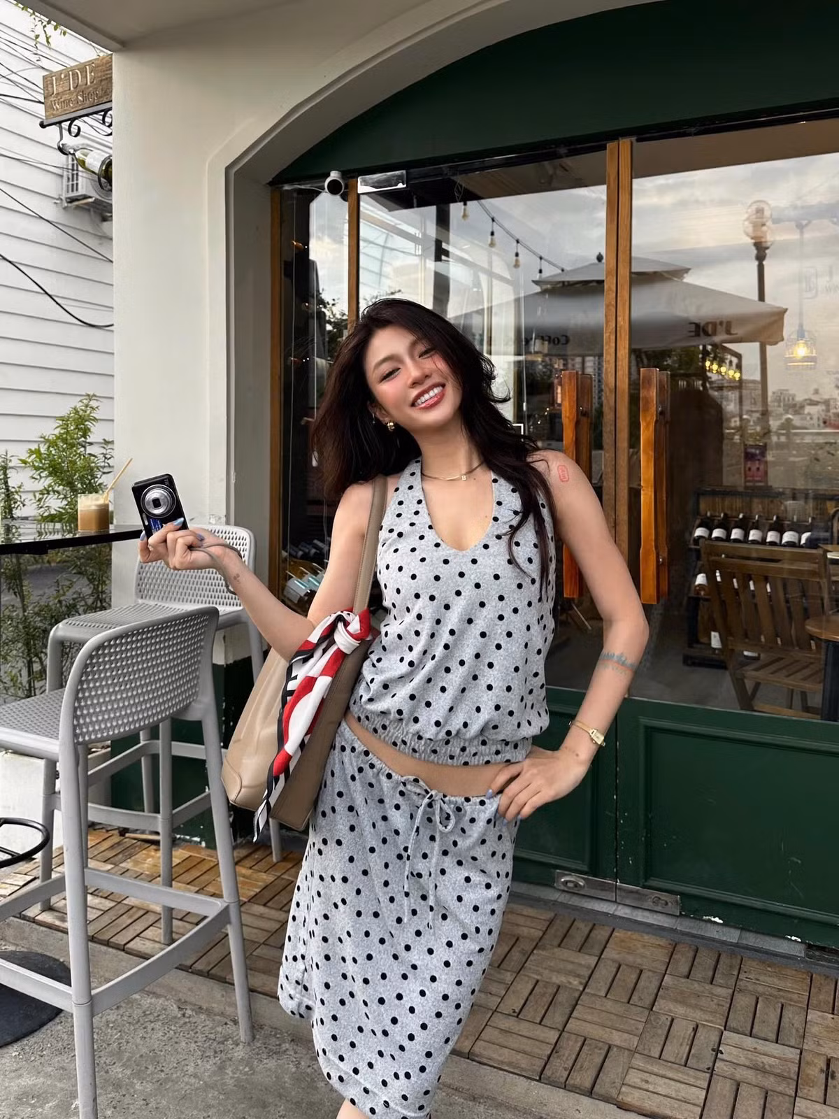 Nhìn vào những hình ảnh mà Bảo Ngọc chia sẻ, có thể nhận thấy cô không ngại thử nghiệm những phong cách mới lạ, từ quyến rũ, cá tính cho đến năng động, phóng khoáng. (Ảnh: IGNV)