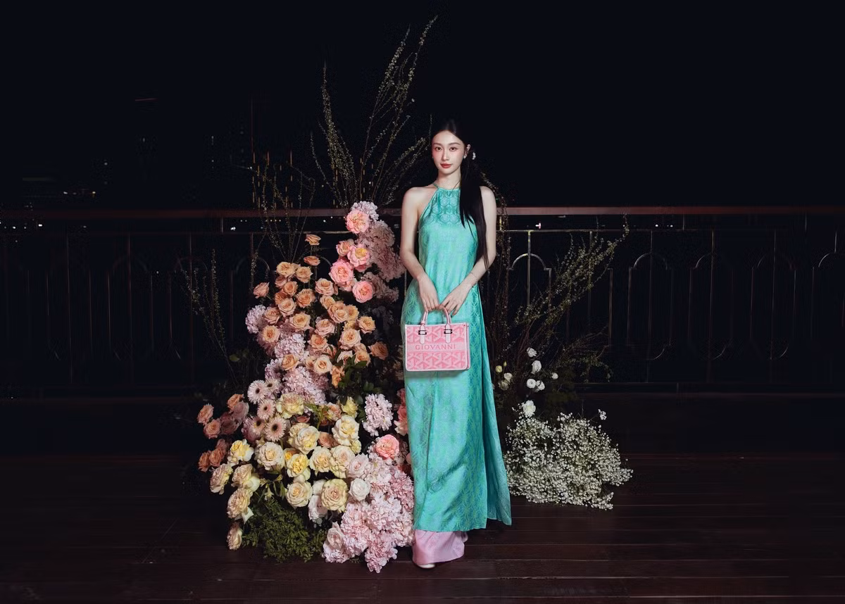 Lựa chọn lối trang điểm tông hồng đào trong trẻo, Jun Vũ khoe trọn những đường nét thanh tú trên khuôn mặt. (Ảnh: FBNV)