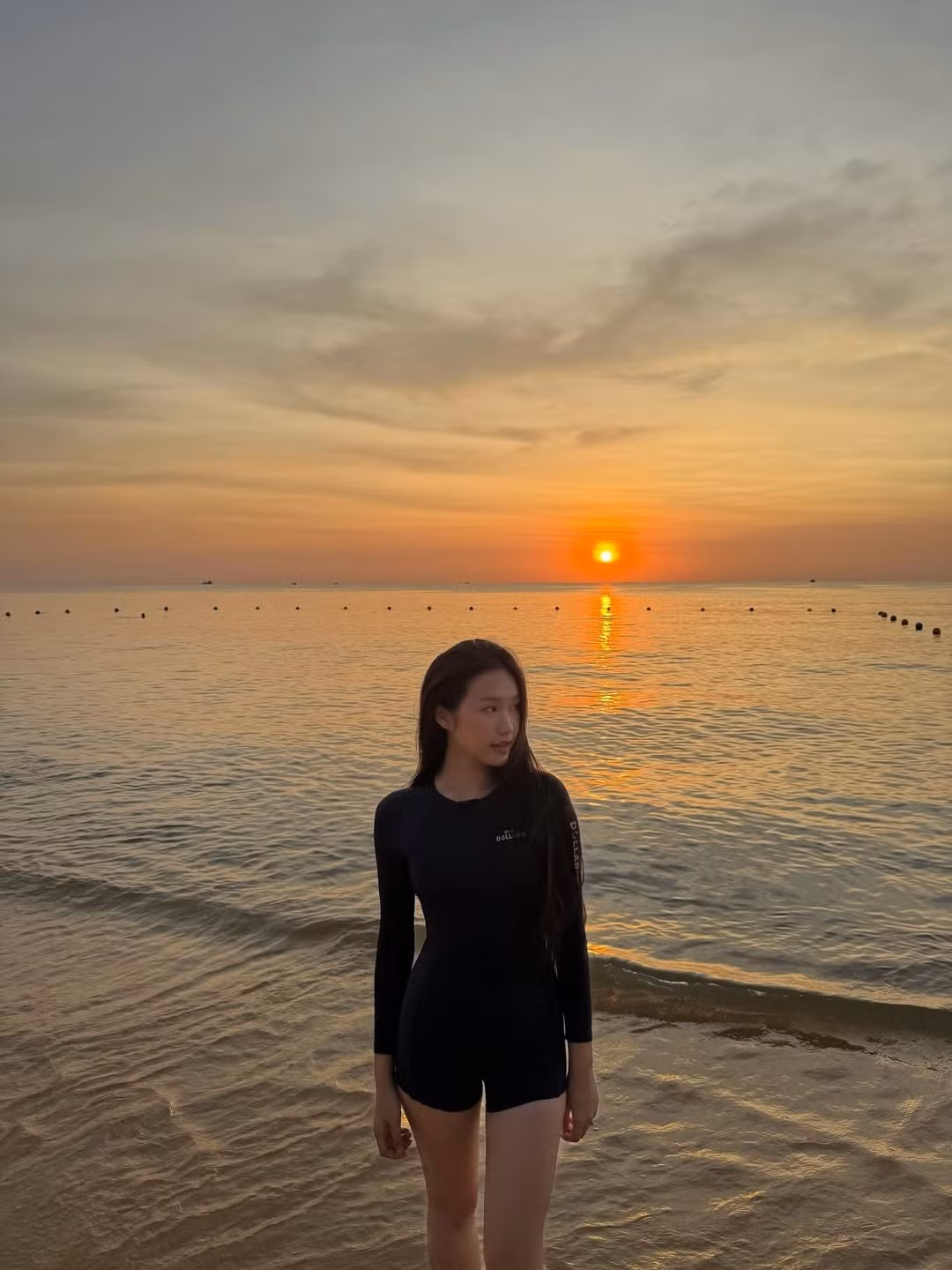 Điều khiến cư dân mạng chú ý hơn cả chính là vòng eo con kiến và cơ thể săn chắc của Doãn Hải My dù đã trải qua sinh nở. (Ảnh: IGNV)