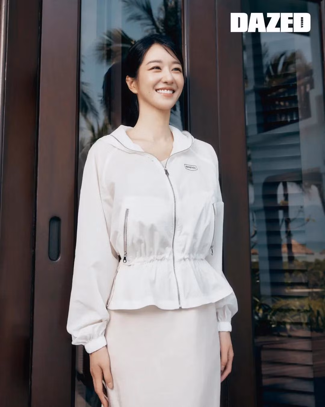 Đà Nẵng, Hội An là điểm đến yêu thích của nhiều sao Hàn. Lee Byung Hun, Taeyang (Big Bang), nhóm nhạc aespa, Hyo Yeon (SNSD), các thành viên chương trình truyền hình Knowing Bros đều từng đi du lịch kết hợp nghỉ dưỡng ở đây.