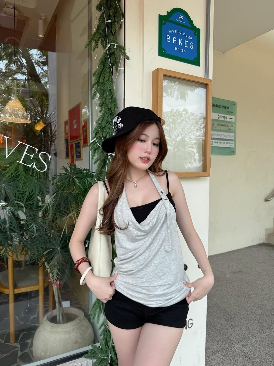 Ngay sau khi những hình ảnh này được chia sẻ, nhiều fan hâm mộ đã để lại những lời khen "có cánh": "Style nào cũng xinh", "đại ca của em đấy", "mặc gì cũng xinh yêu hết". (Ảnh: IGNV)