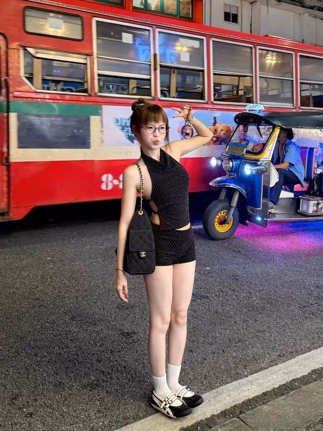 Dù sở hữu chiều cao không quá nổi bật, Thúy Kiều vẫn tạo nên tổng thể cuốn hút nhờ vóc dáng cân đối và gu thời trang tinh tế. (Ảnh: FBNV)