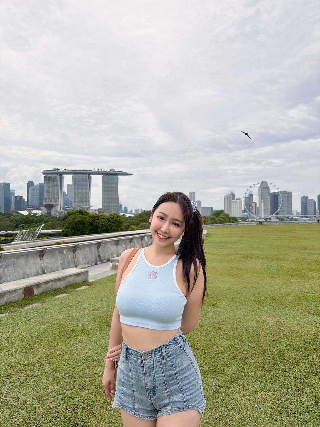 Nhiều người bày tỏ sự kinh ngạc trước việc cô gái tìm được những góc máy và bối cảnh chân thực đến vậy, đồng thời khẳng định bộ ảnh đã gợi lại ký ức về chuyến phiêu lưu đáng nhớ của nhóm Conan tại đảo quốc sư tử. (Ảnh: IGNV)