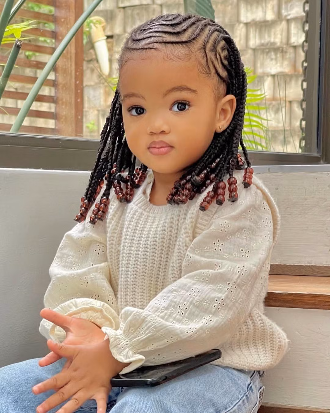 Điều khiến Eva trở nên đặc biệt hơn là phong cách thời trang của cô bé. Dù chỉ mới 3 tuổi, Eva đã được mẹ chăm chút với những set đồ thời thượng. (Ảnh: IGNV)